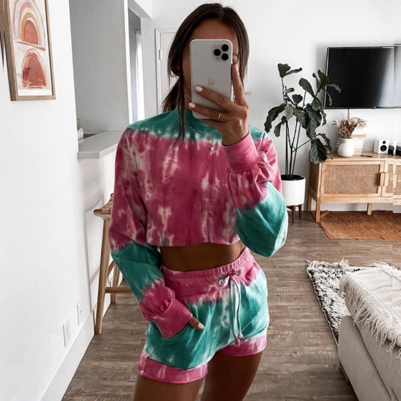 Beach Riot Other - Beach Riot Ava Sweatshirt Shorts Tie Dye Set sz XS